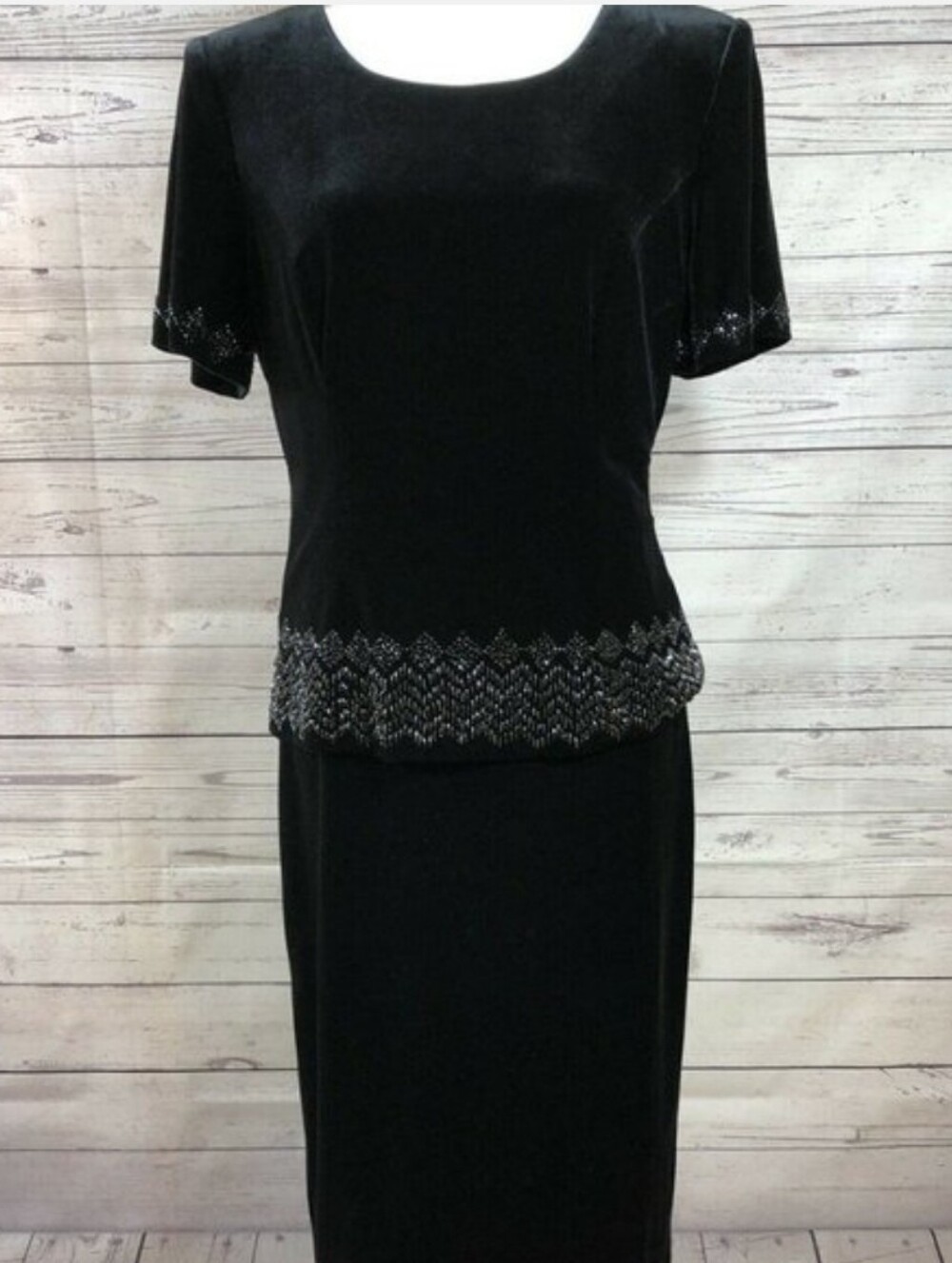 R&M Richards Black Velvet Pencil Skirt with Beaded Trim At Waist-Sleeves Sz 10